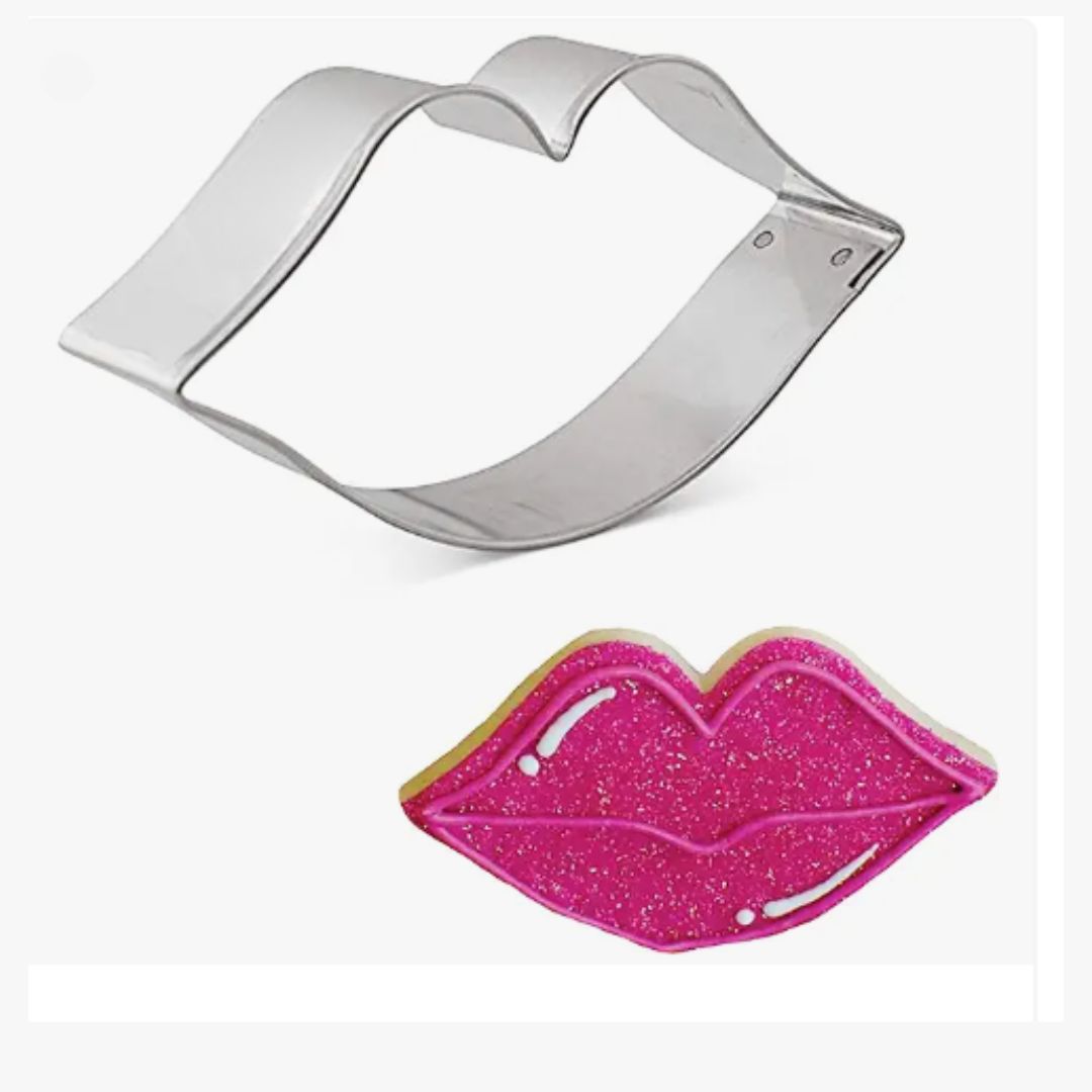 Lips Kiss Cookie Cutter, 4.25"